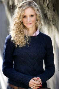 Dr Suzannah Lipscomb