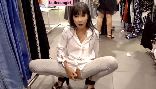 Fingering My Pussy In Clothes Store